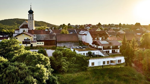 Hotel im Ort im Grünen
