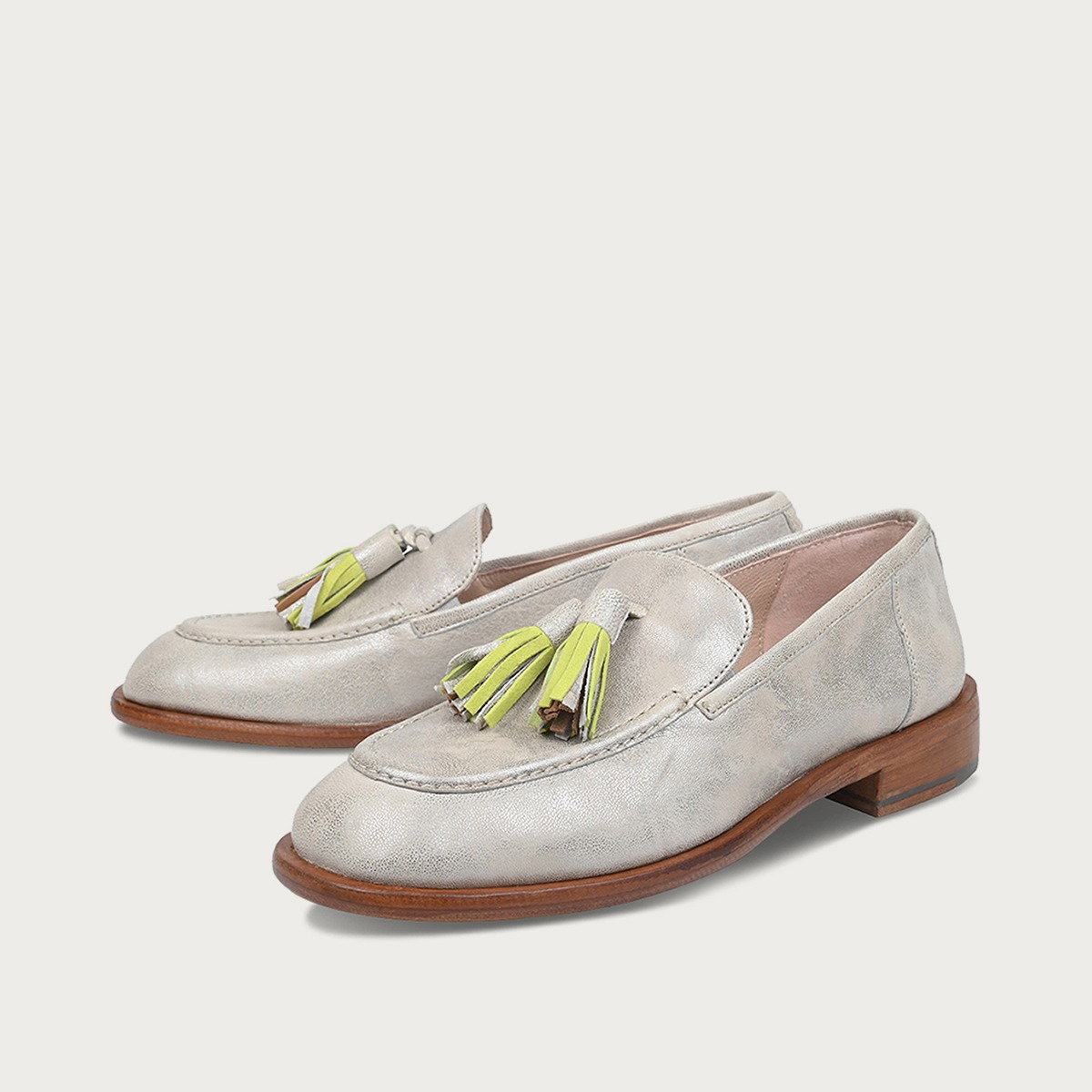 REIKE Taupe Loafer aus Leder mit flexibler Sohle, Memory Foam Innensohle und flexibler Sacchetto Machart