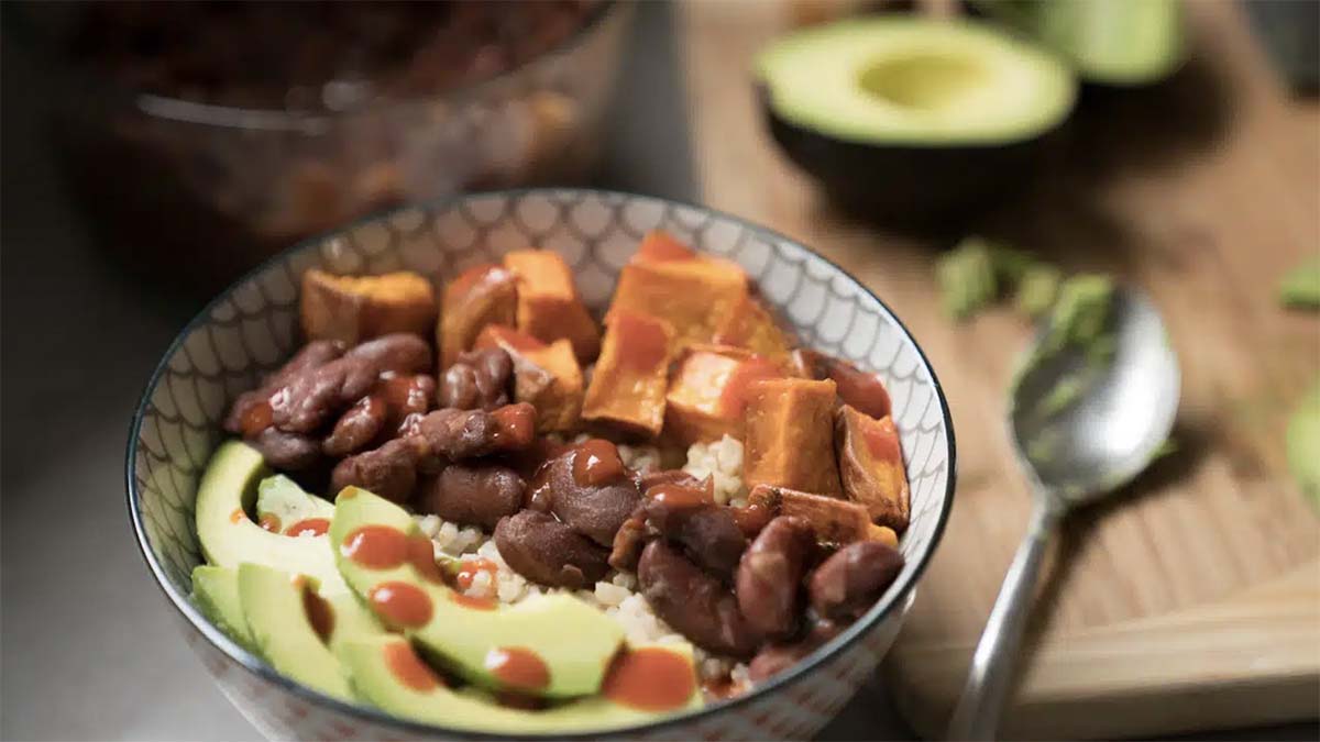 Ikarian-Inspired Longevity Bowl with Lentils, Grains & Greens