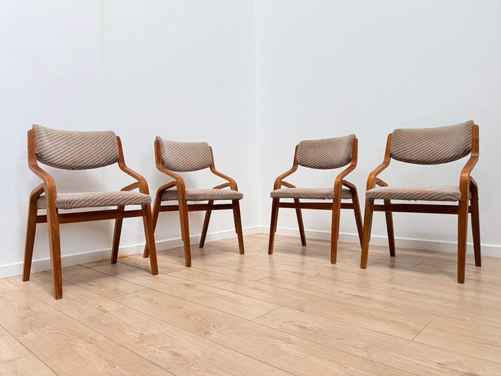 Superb Thonet Bentwood Chairs Mid 20th Century Design Radomír Hofman Delivery 0176.