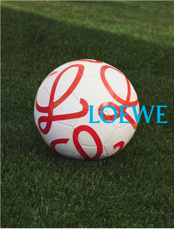 LOEWE dresses Spain