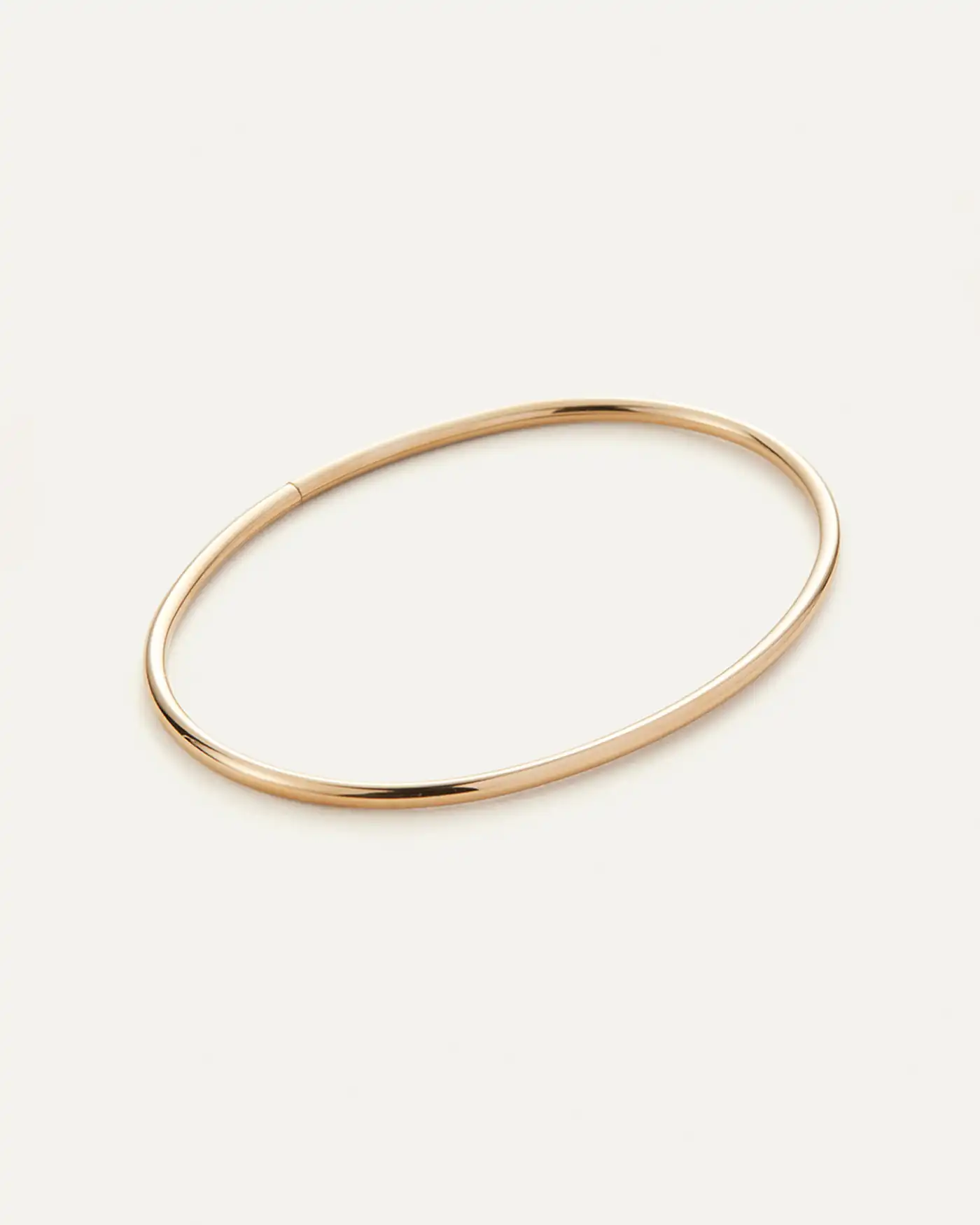 This anklet's water-resistant, ultra-light steel makes for a statement-making piece. Dane is an oval bangle-style shape and available in two sizes. Th...