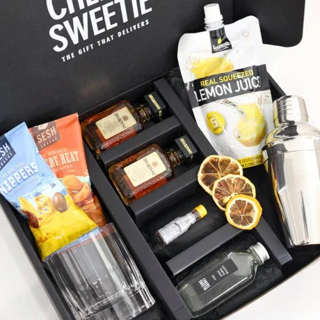 Amaretto Sour Cocktail Kit Hamper