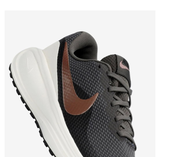 Nike Revolution 8
