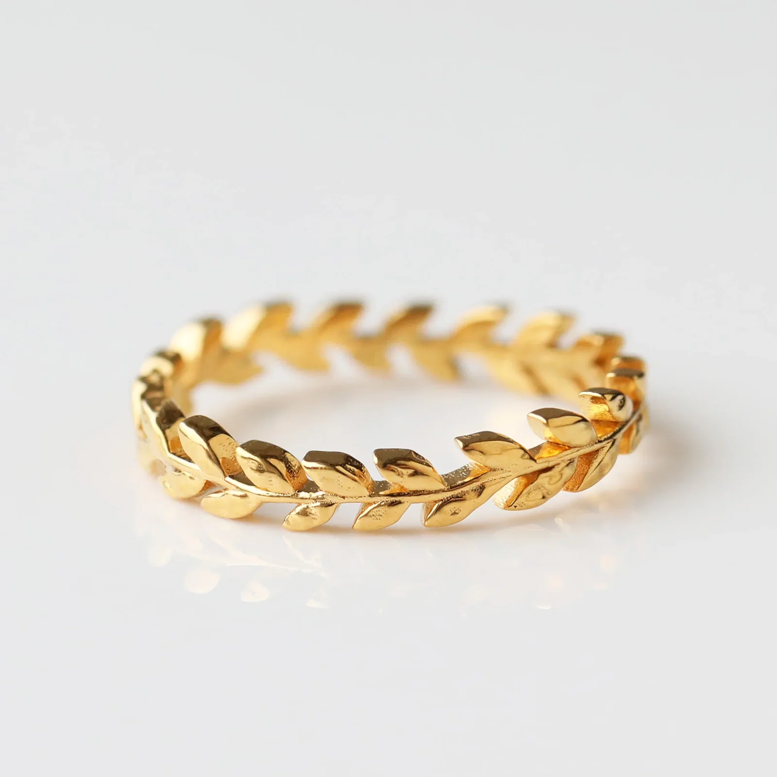 Image of Laurel Leaf Stacking Band