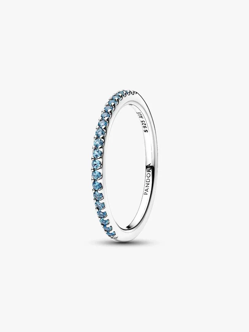 https://uk.pandora.net/dw/image/v2/BFCR_PRD/on/demandware.static/-/Sites-pandora-master-catalog/default/dwc7f9f67f/productimages/main_rect_center/192999C03_RGB.jpg?q=70&sfrm=png&bgcolor=F7F7F7&sw=810