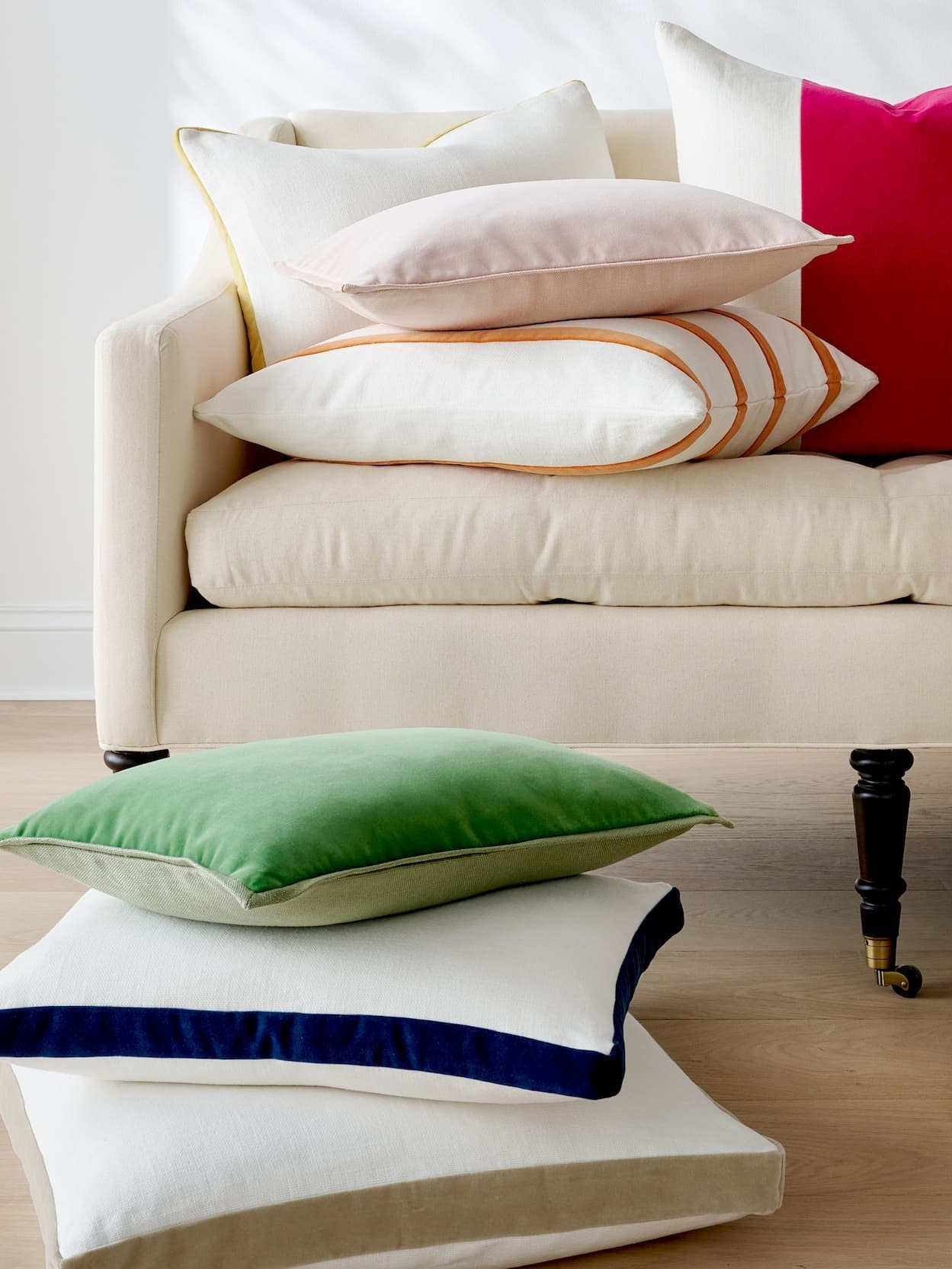 THROW PILLOWS
