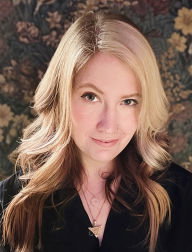 AUTHOR | Ashley Poston celebrates the release of THE SOMEDAY GARDEN with Kristina Forest