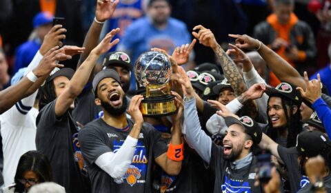 Knicks sweep Cavs to make first NBA Finals since 1999