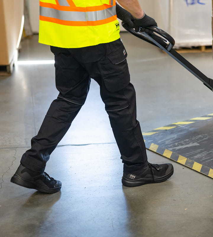 Man wearing Chelsea Classic Cargo Pants