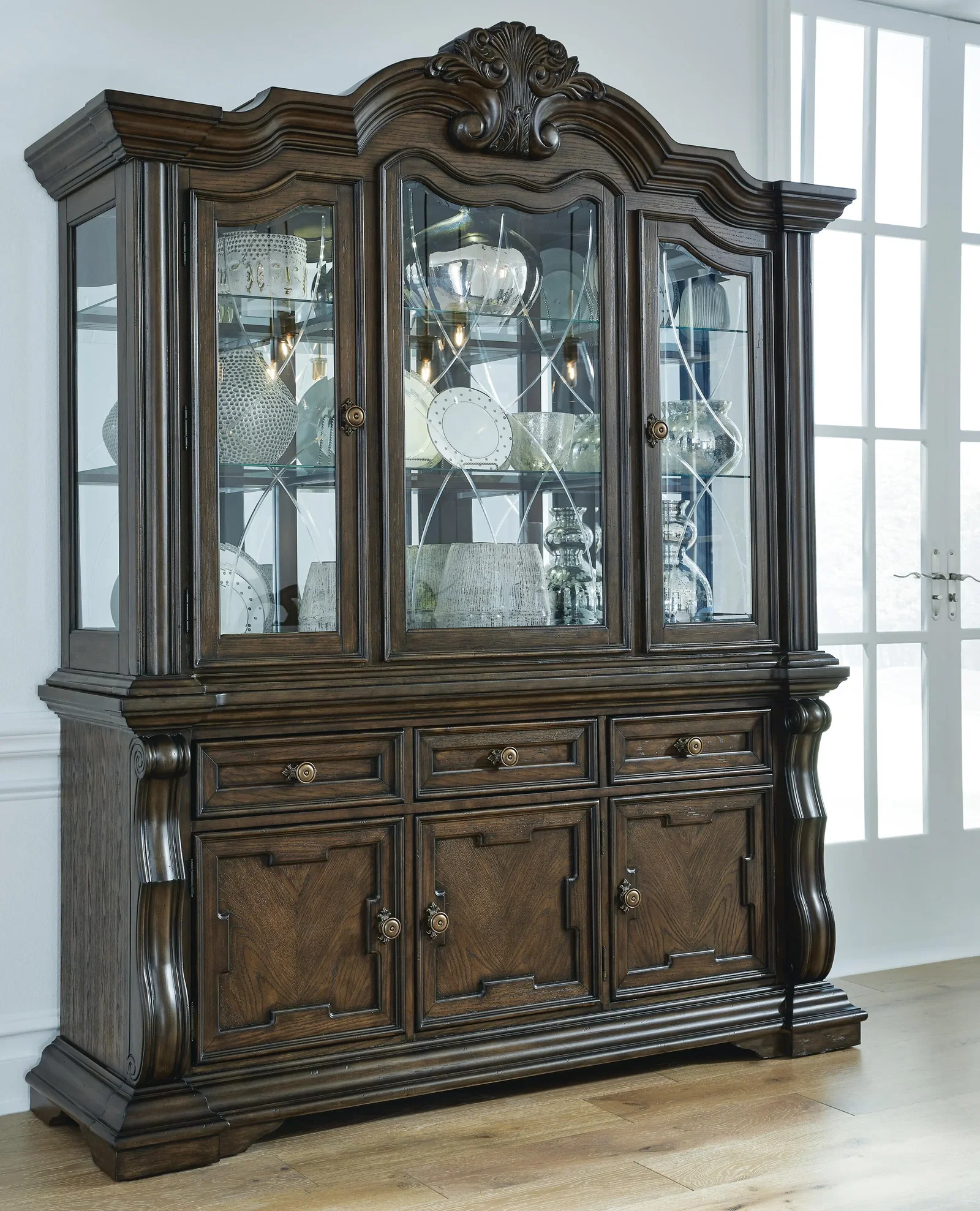 Maylee Dining Buffet and Hutch