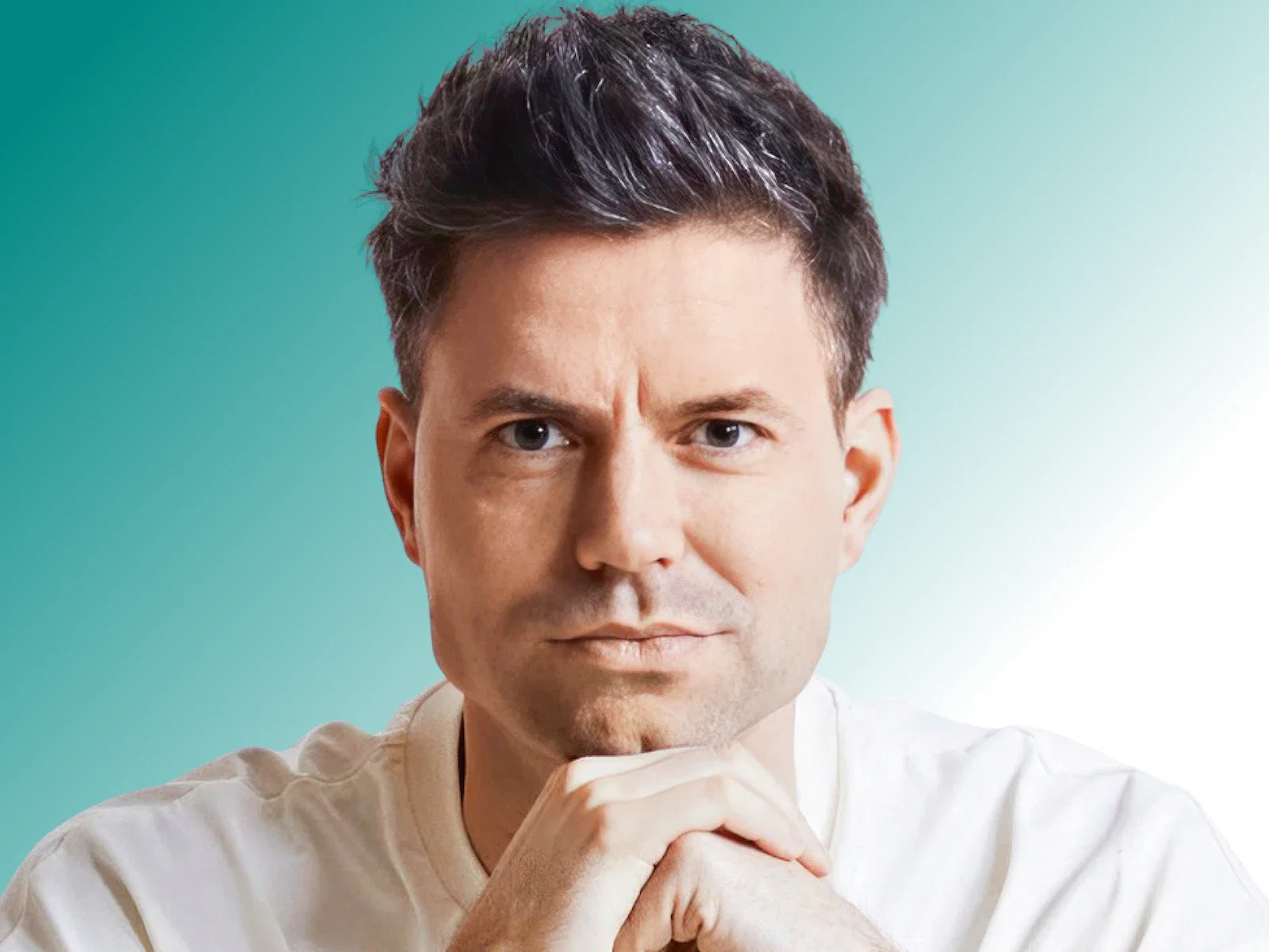 Simon Keizer (42): ‘Ik realiseerde me dat ik oppervlakkig leefde, de diepte in gaan vond ik eng’