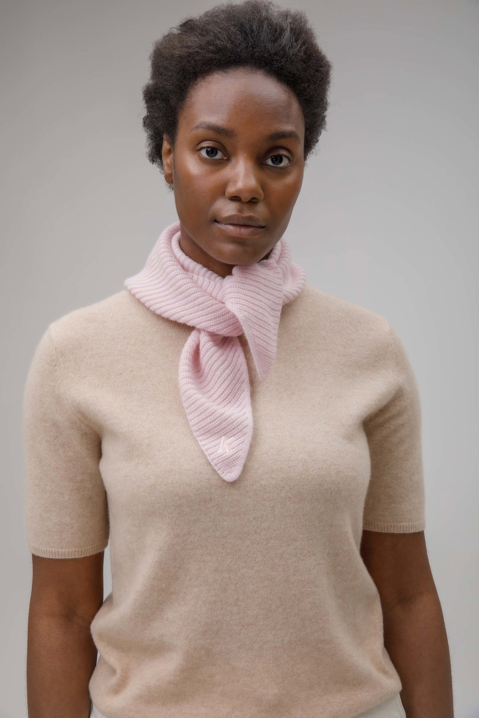 Image of Knitted Cashmere Neck Tie - Pale Lilac