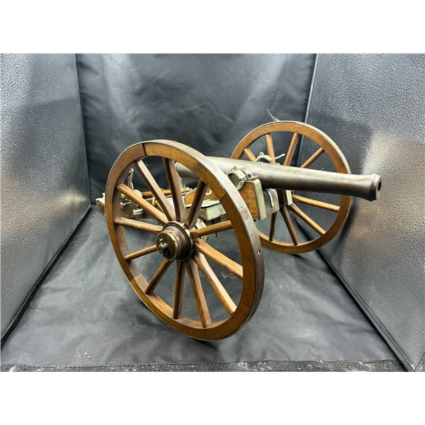 Beautiful miniature working cannon 28