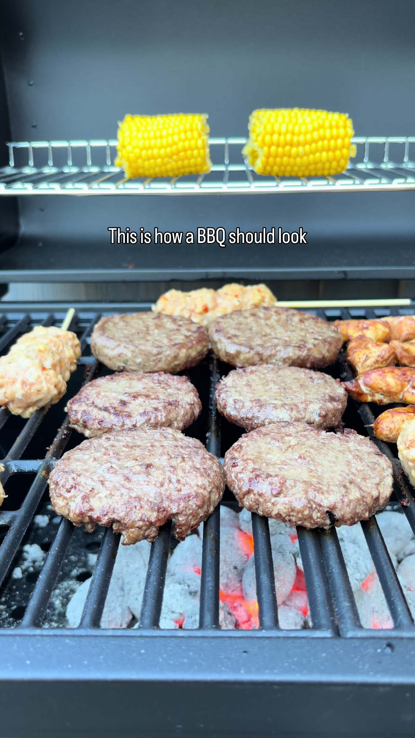 XL American BBQ with Smoker