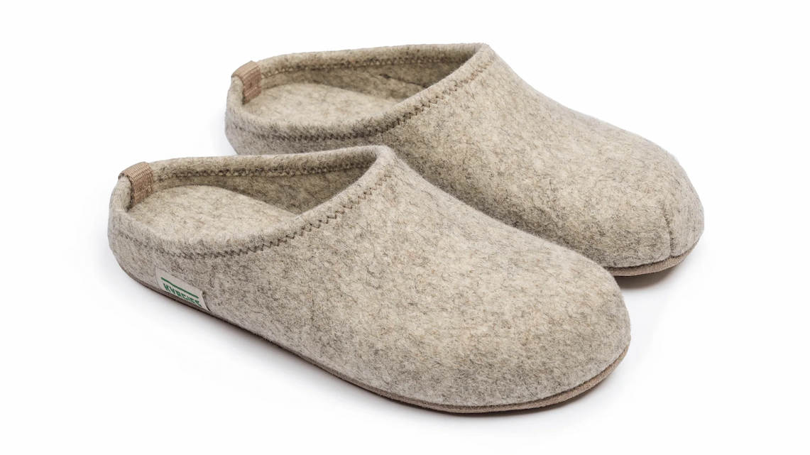 oatmeal barefoot slides