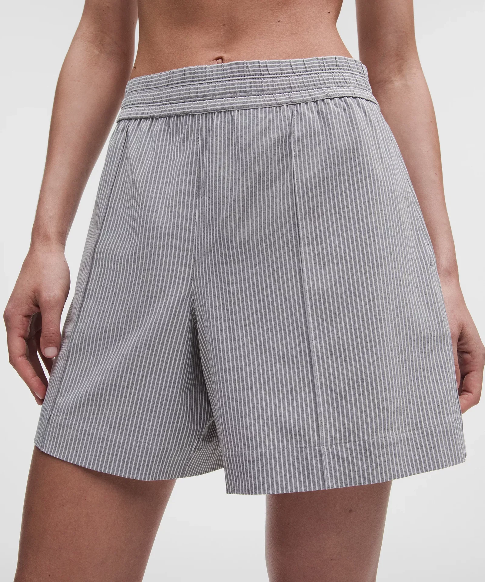 Breezily Mid-Rise Short 6