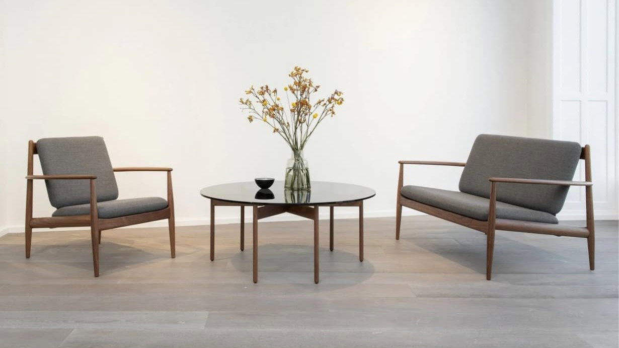 GJ 118 sofa mid-century modern lounge seating