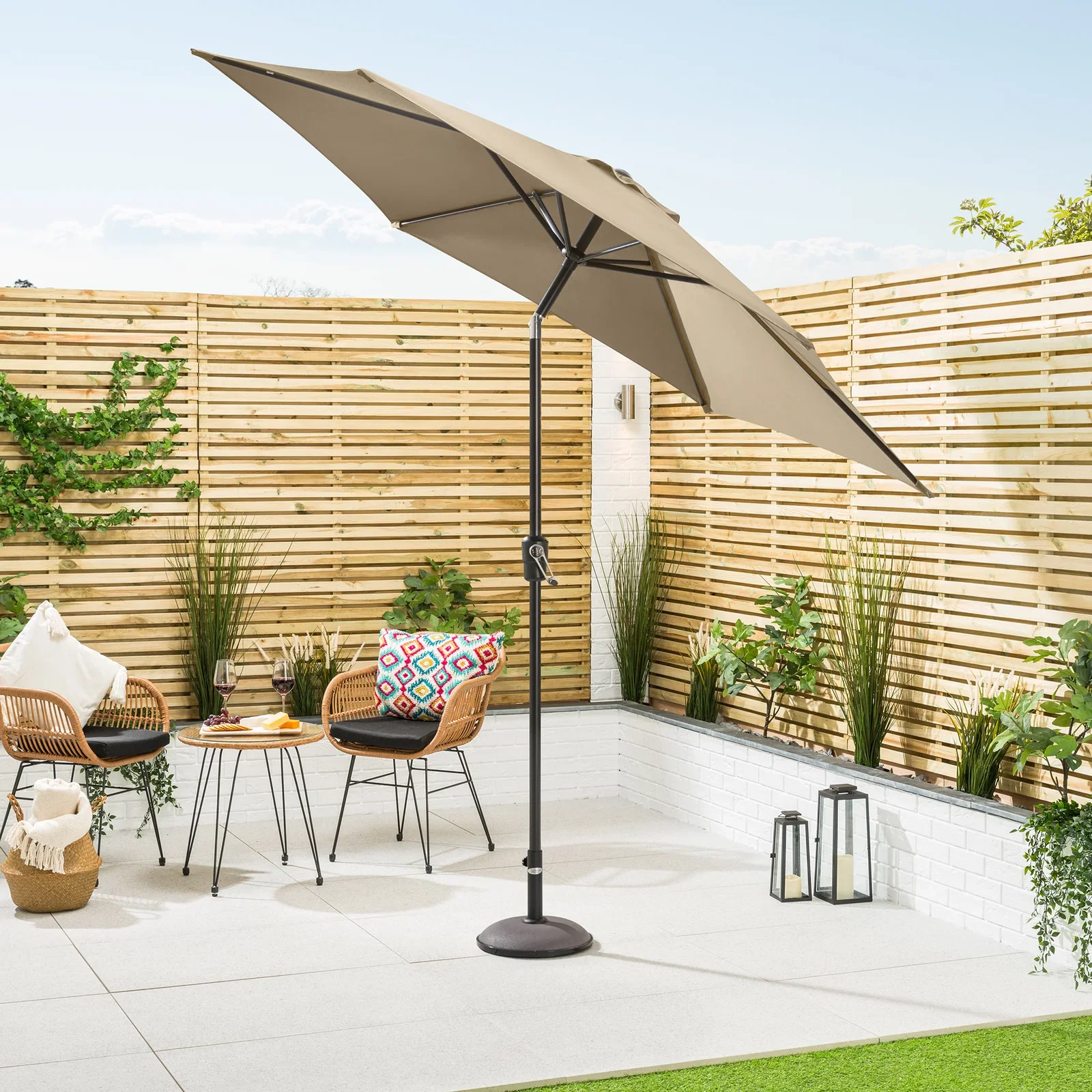 Image of Crank & Tilt Parasol – 2.7m