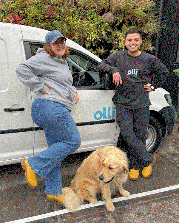 @walkswitholli wears Straw Oberon Boot
