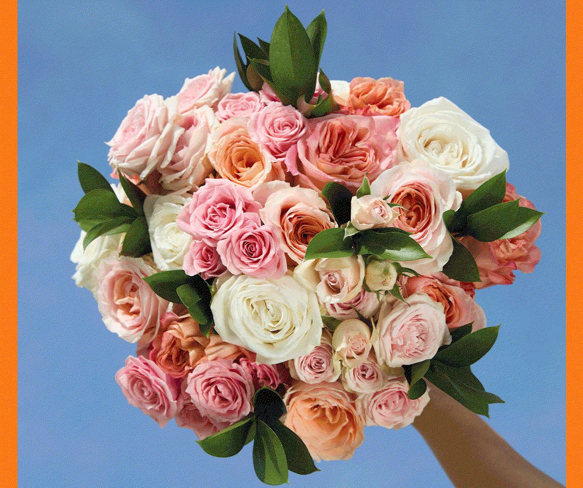 Rotating image of bouquets 