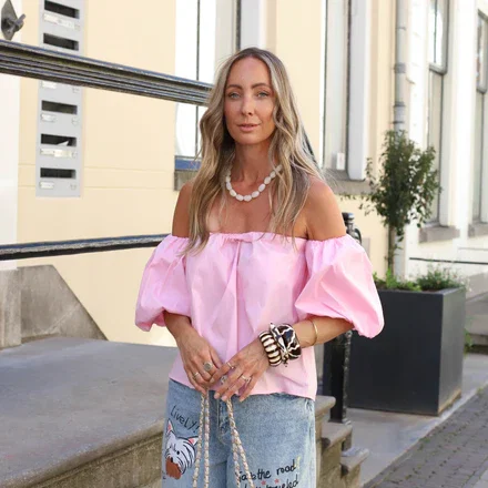 Katoenen off shoulder top roze