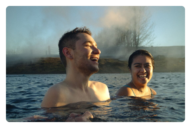 Walk among the glaciers, mountains and volcanoes of Iceland