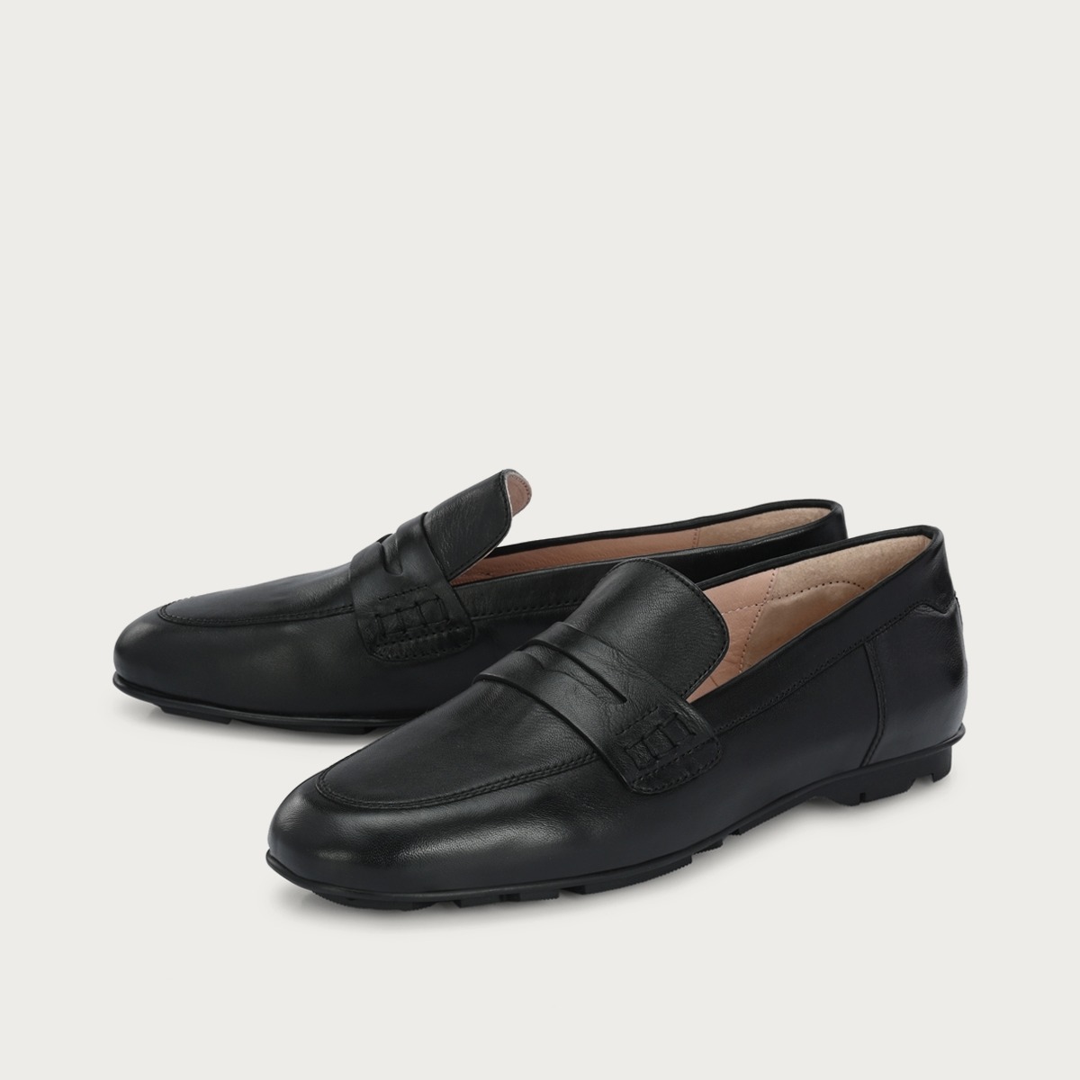 OMARA Schwarz Loafer aus Leder mit Memory Foam Innensohle, flexibler Sacchetto Machart und chromfreiem Futter
