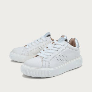 ORMA Weiß Metallic Extra Leichter Sneaker aus Leder mit Wechselfußbett und flexibler Sohle