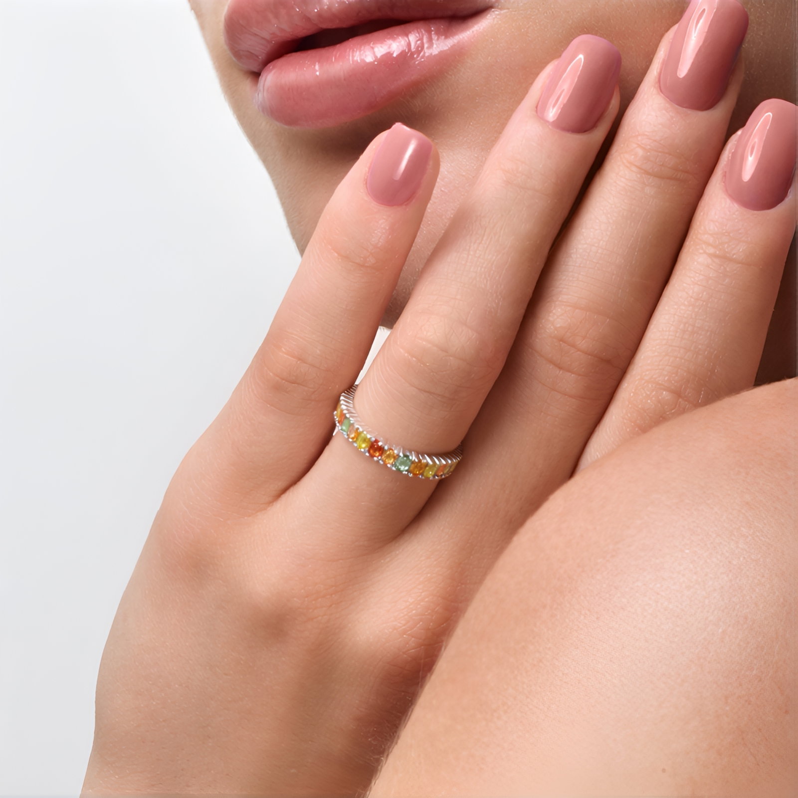 Zilveren ring met een Tanzania robijn