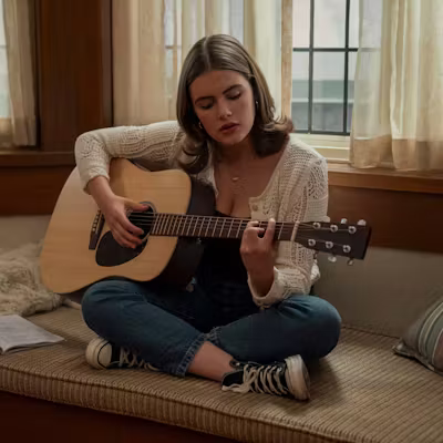 Ella Bright as Hannah in Off Campus. Photo via Prime Video