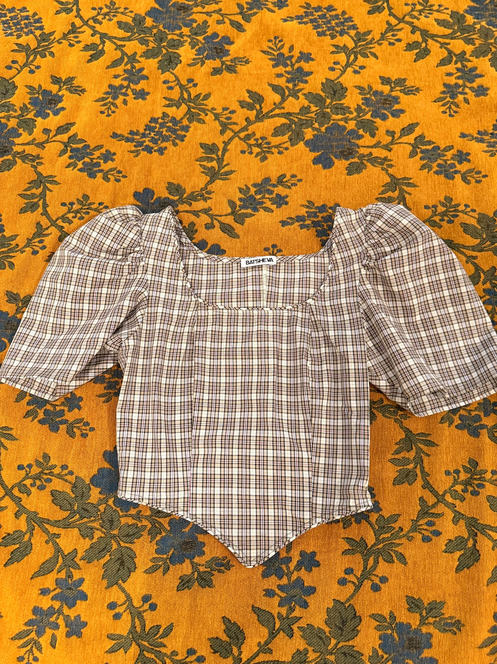 Image of Dirndl Top in Beige Tartan
