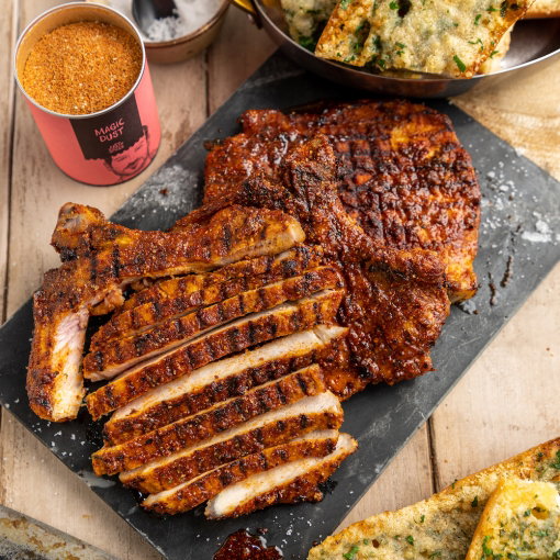 Image of Gegrillte Koteletts mit Knoblauchbaguette