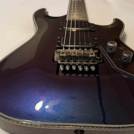 Schecter SchecTer Hellraiser Hybrid | UltraViolet | NeckThru | Active EMG'sUS 57/66