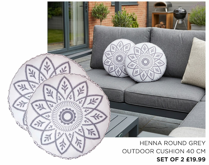 Two classic style grey outdoor cushions, these round 40 cm cushions add comfort and style to your garden and complement the Henna outdoor rug.
