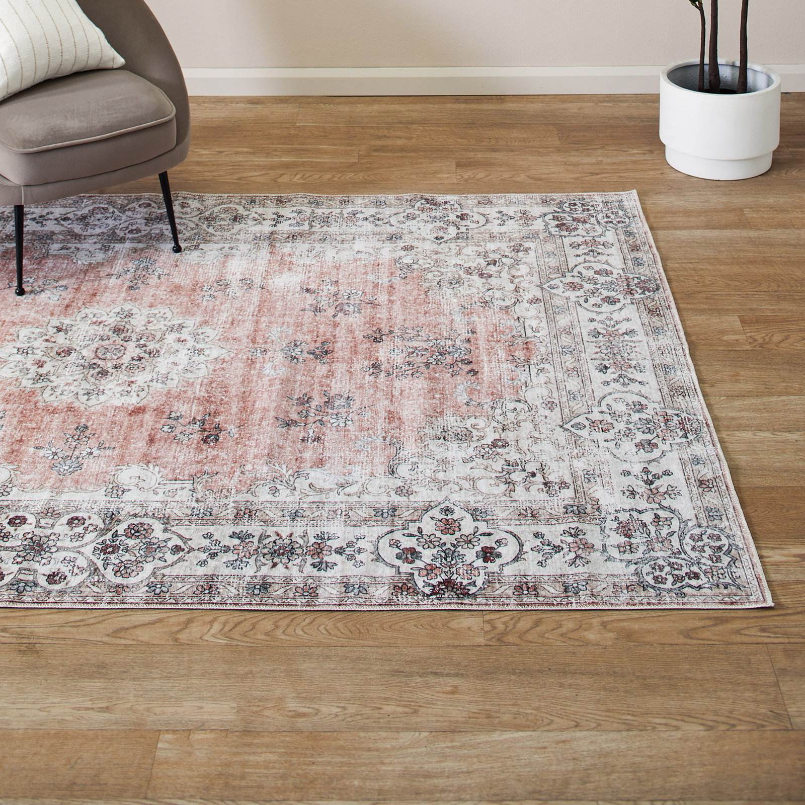 Eloise Vintage-Style Machine Washable Rug