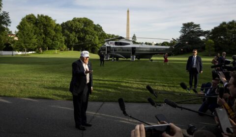 Trump raises refugee ceiling by 10,000 to bring in more white South Africans