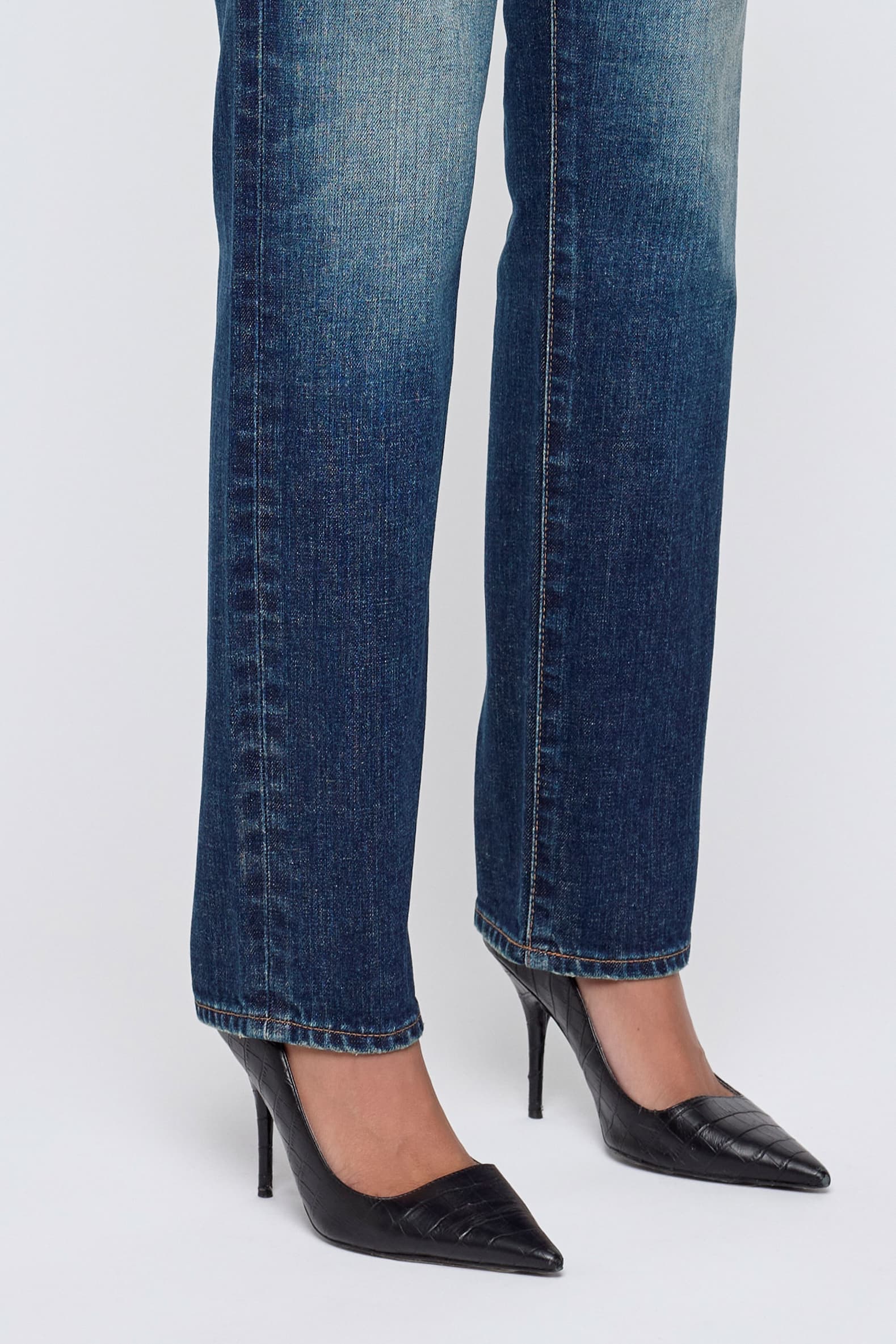 SLIM STRAIGHT - Leverett
