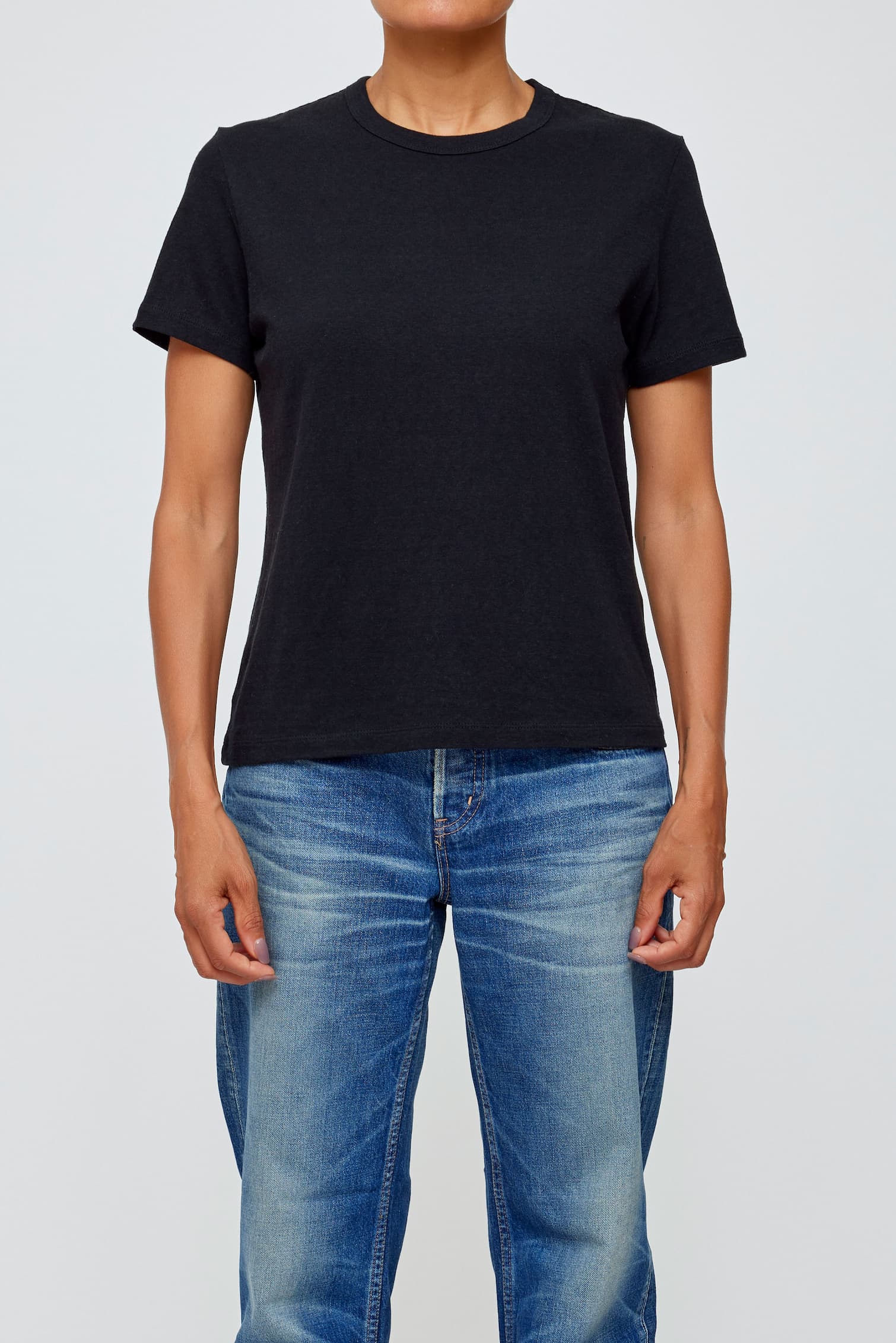 BASIC TEE