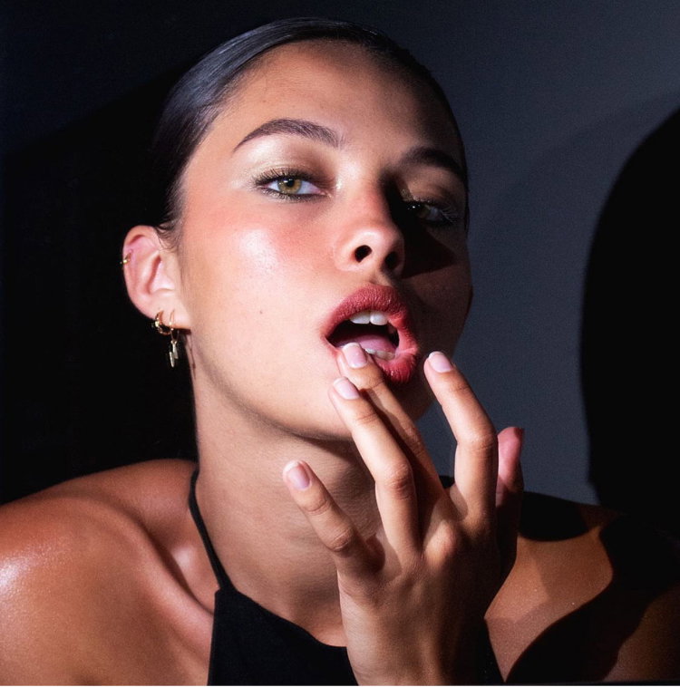 Model wearing makeout club in muse