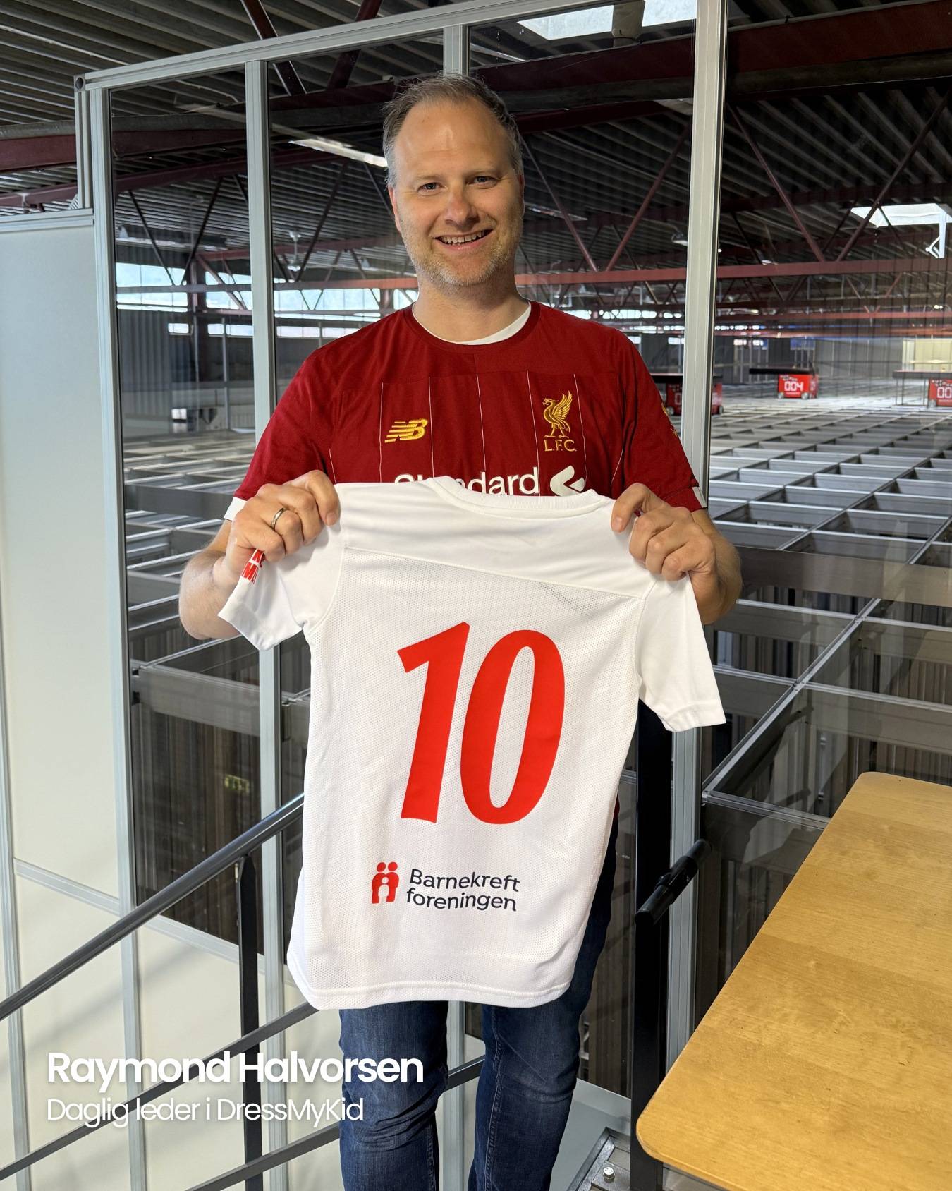 Trøye nummer 10 symboliserer barnet som ikke overlevde