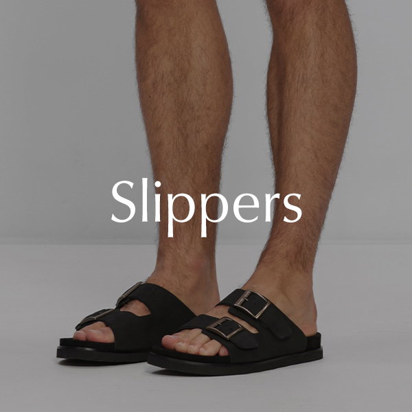Slippers & Sandalen