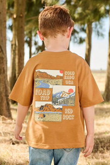 Short-sleeved patterned T-shirt