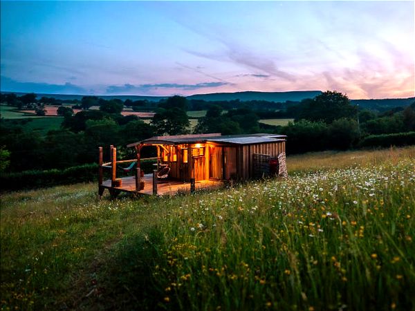 Cobnut cabin - hammock, hot tub, gorgeous views