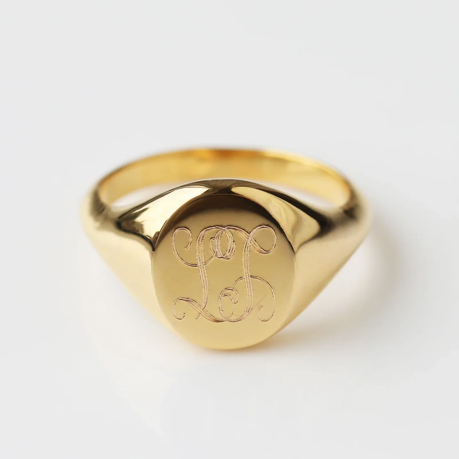 Image of Louise Thompson Chapters Heirloom Signet Ring
