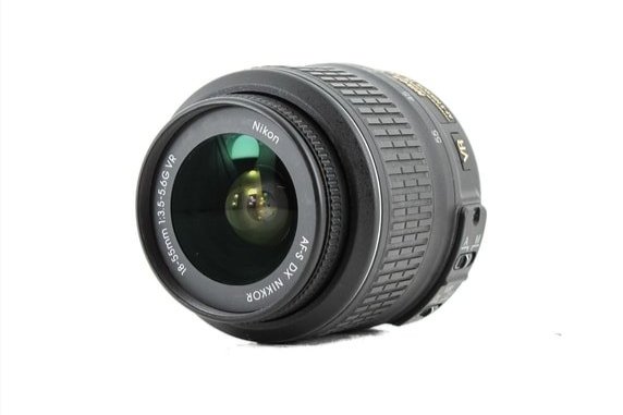 Nikon AF-S DX Nikkor 18-55mm f/3.5-5.6G VR
