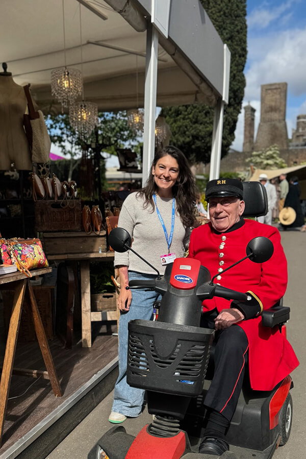 George getting some sage advice from a Chelsea Pensioner