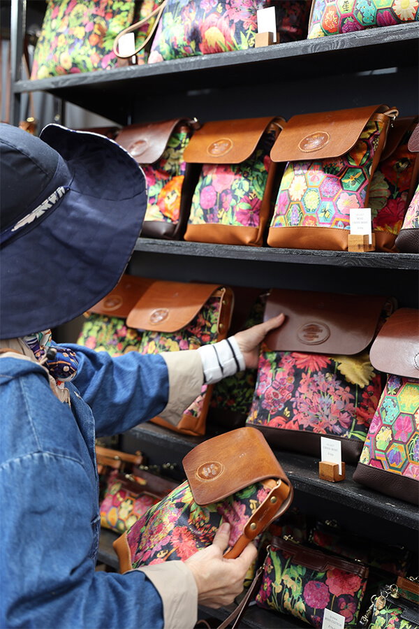 Large Cross Body Bags, decisions, decisions...