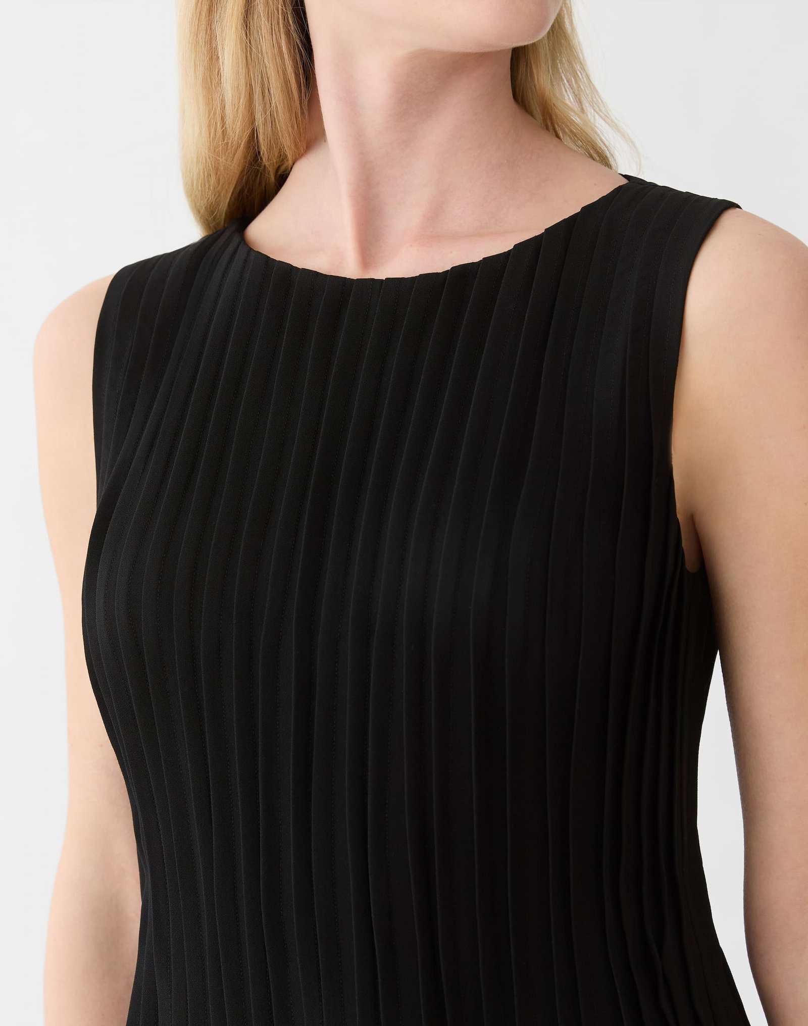GridImage2_DressDetail