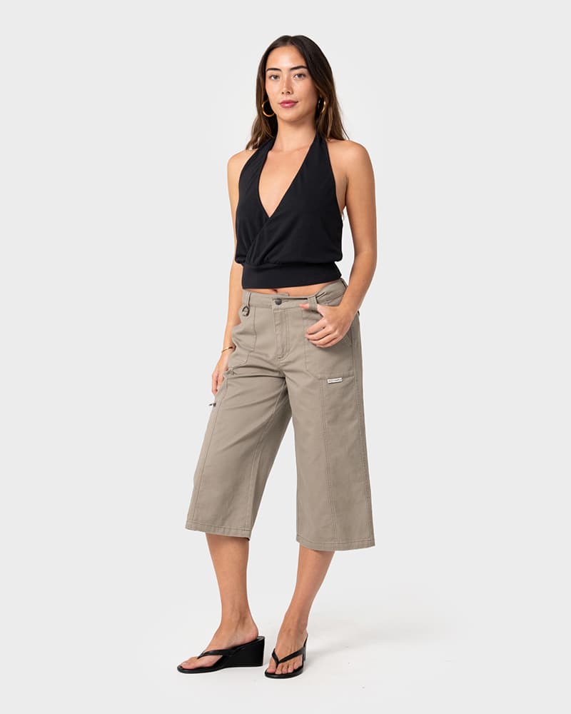 It Gyrl Low Rise Capri Cargo Pant